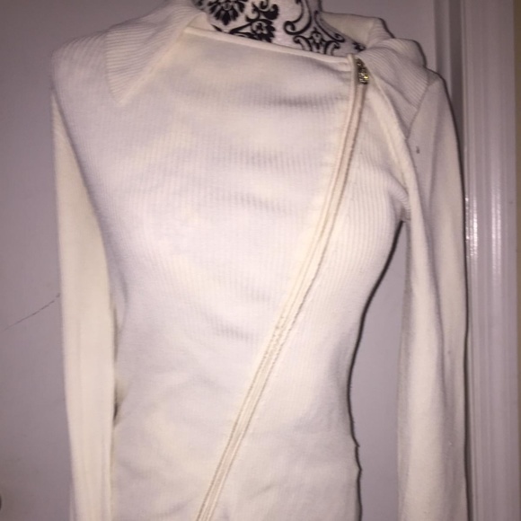 Beatiful Sweater - Picture 3 of 4